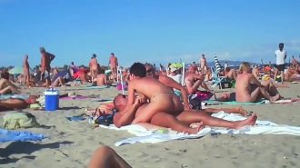 Genç çift sikişirken Rokettube pornosu çektiler