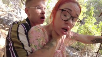 Kızıl Saçlı Kızı Tenhaya Götürüp Beceriyor